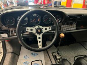 Image 7/15 of Porsche 911 Carrera 3.2 (1988)