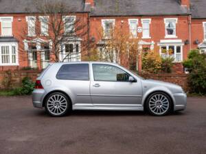 Imagen 5/8 de Volkswagen Golf IV 3.2 R32 (2003)