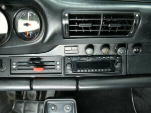 Bild 16/30 von Porsche 911 Speedster 3.2 (1989)