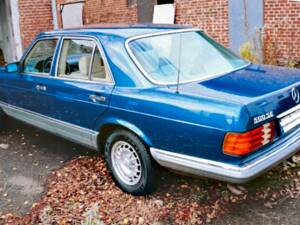 Image 3/10 of Mercedes-Benz 500 SE (1984)