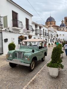 Image 3/46 of Land Rover 88 (1979)