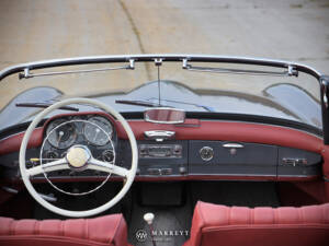 Image 38/59 of Mercedes-Benz 190 SL (1958)