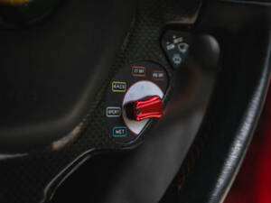 Image 34/50 of Ferrari 458 Italia (2012)