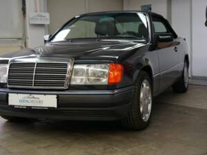 Bild 6/29 von Mercedes-Benz 300 CE-24 (1993)