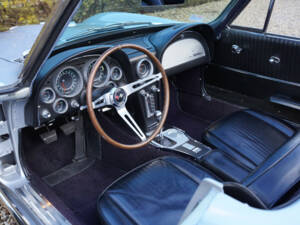 Image 3/50 of Chevrolet Corvette Sting Ray Convertible (1964)