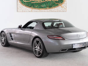 Image 7/56 de Mercedes-Benz SLS AMG (2011)