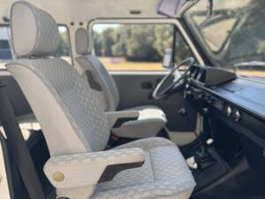 Bild 18/37 von Volkswagen T3 Caravelle 1.9 (1989)