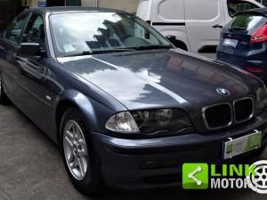 Bild 1/8 von BMW 320i (1999)