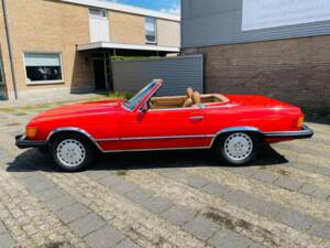 Image 5/50 de Mercedes-Benz 380 SL (1984)