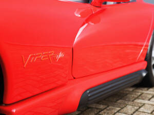 Image 28/61 of Dodge Viper RT&#x2F;10 (1993)