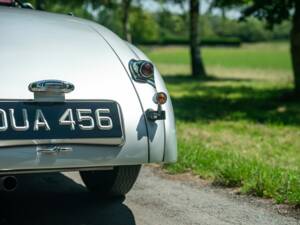 Image 30/50 de Jaguar XK 120 OTS (1951)