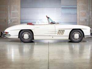 Image 5/34 de Mercedes-Benz SL 280 (1994)