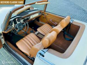 Image 11/12 de Mercedes-Benz 280 SL (1970)