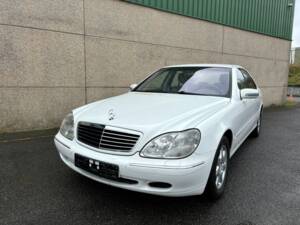 Immagine 2/20 di Mercedes-Benz S 430 (2000)