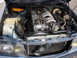 Immagine 9/12 di Mercedes-Benz 190 D 2.5 (1986)