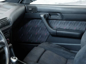 Image 14/24 of BMW M5 (1992)