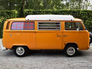 Image 11/49 of Volkswagen T2b Camper (1978)