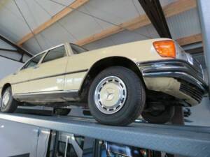 Bild 16/18 von Mercedes-Benz 280 SE (1978)