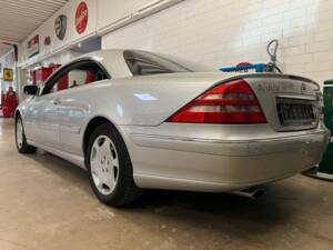 Image 14/18 of Mercedes-Benz CL 600 (2001)