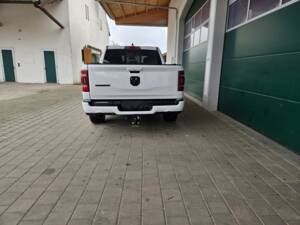 Image 16/62 of Dodge Ram 1500 (2020)