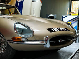 Image 3/14 of Jaguar E-Type 3.8 (1962)