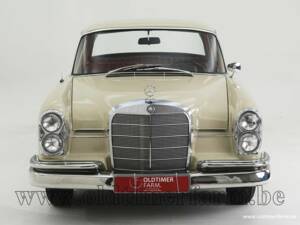 Imagen 9/15 de Mercedes-Benz 220 S b (1960)