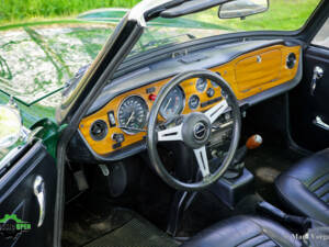 Image 7/52 of Triumph TR 6 (1973)