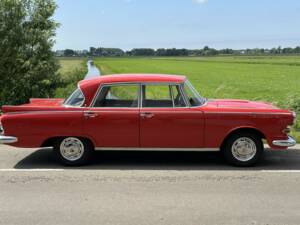 Imagen 7/16 de Borgward P 100 2.3 Litre (1962)