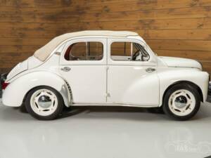 Bild 2/7 von Renault 4 CV Décapotable (1952)