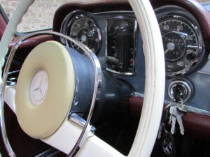 Bild 14/26 von Mercedes-Benz 280 SL (1969)