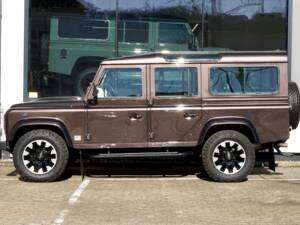 Bild 6/23 von Land Rover Defender 90 Works V8 (2014)