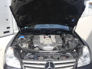 Afbeelding 11/35 van Mercedes-Benz CLS 55 AMG (2006)