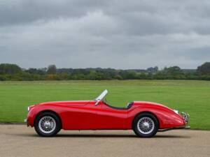 Image 11/37 of Jaguar XK 120 SE OTS (1954)