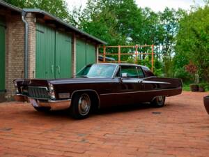 Bild 22/200 von Cadillac Coupe DeVille (1968)