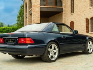 Immagine 14/50 di Mercedes-Benz SL 500 (1998)