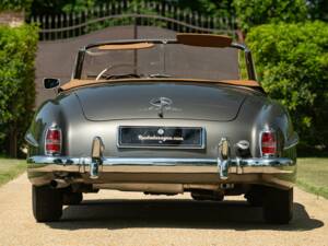 Imagen 11/50 de Mercedes-Benz 190 SL (1962)