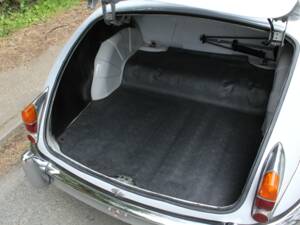 Image 18/18 of Jaguar Mk II 3.4 (1961)