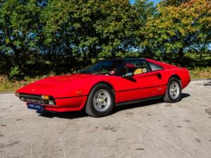 Immagine 6/50 di Ferrari 308 GTS Quattrovalvole (1983)