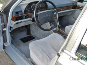 Image 23/50 of Mercedes-Benz 560 SEL (1988)