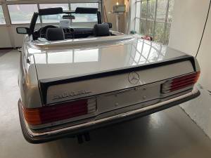 Image 8/48 of Mercedes-Benz 500 SL (1982)