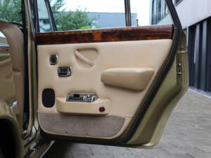 Image 28/37 of Rolls-Royce Silver Shadow II (1978)