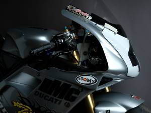 Immagine 11/15 di Ducati DUMMY (2001)