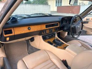 Image 11/38 de Jaguar XJ-S 3.6 (1990)