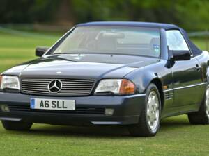 Image 26/50 of Mercedes-Benz SL 500 (1995)
