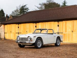 Image 14/50 of Triumph TR 4A (1966)