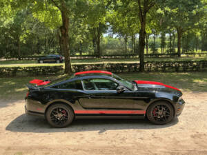 Immagine 3/6 di Ford Mustang Shelby GT 500 (2010)