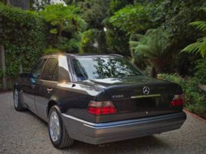 Image 73/73 of Mercedes-Benz 500 E (1992)