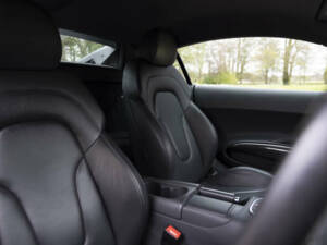Image 30/50 of Audi R8 (2009)