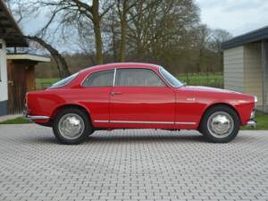 Image 2/19 of Alfa Romeo Giulia 1600 Sprint (1962)