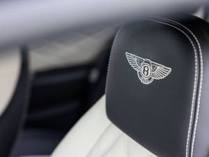 Image 25/38 de Bentley Continental GT V8 (2014)